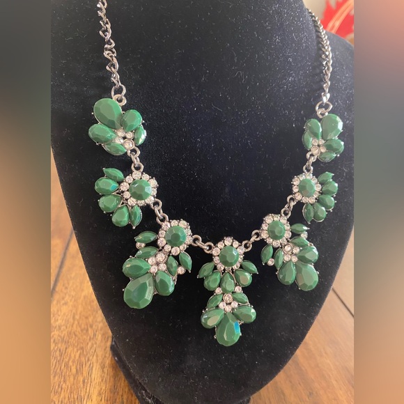 BOGO 2 x $10 NWOT “Green with Rhinestones Necklace” - Picture 4 of 6
